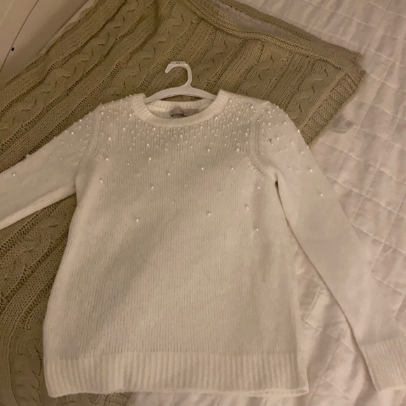 LOFT Sweaters - LOFT pearl sweater.
